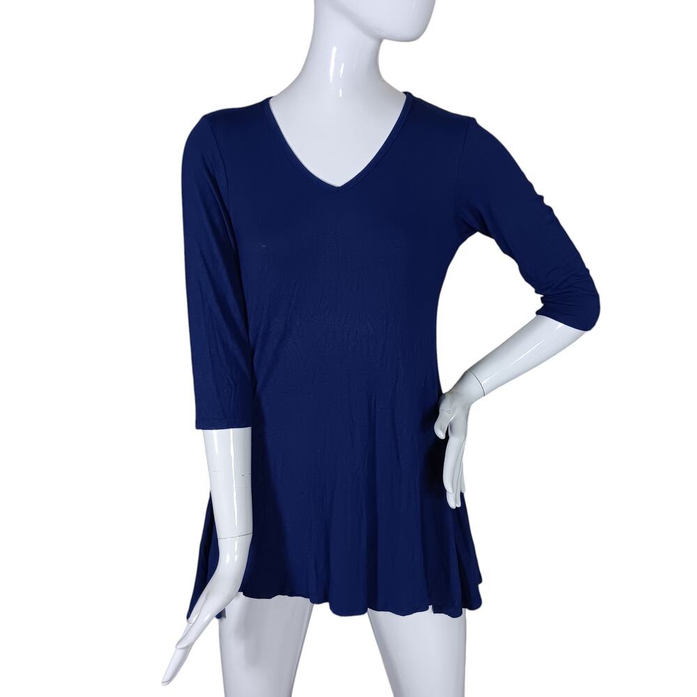 24Seven Comfort Apparel Tunic Top Size Medium Blue 3/4 Sleeve Wide Flowy Bottom